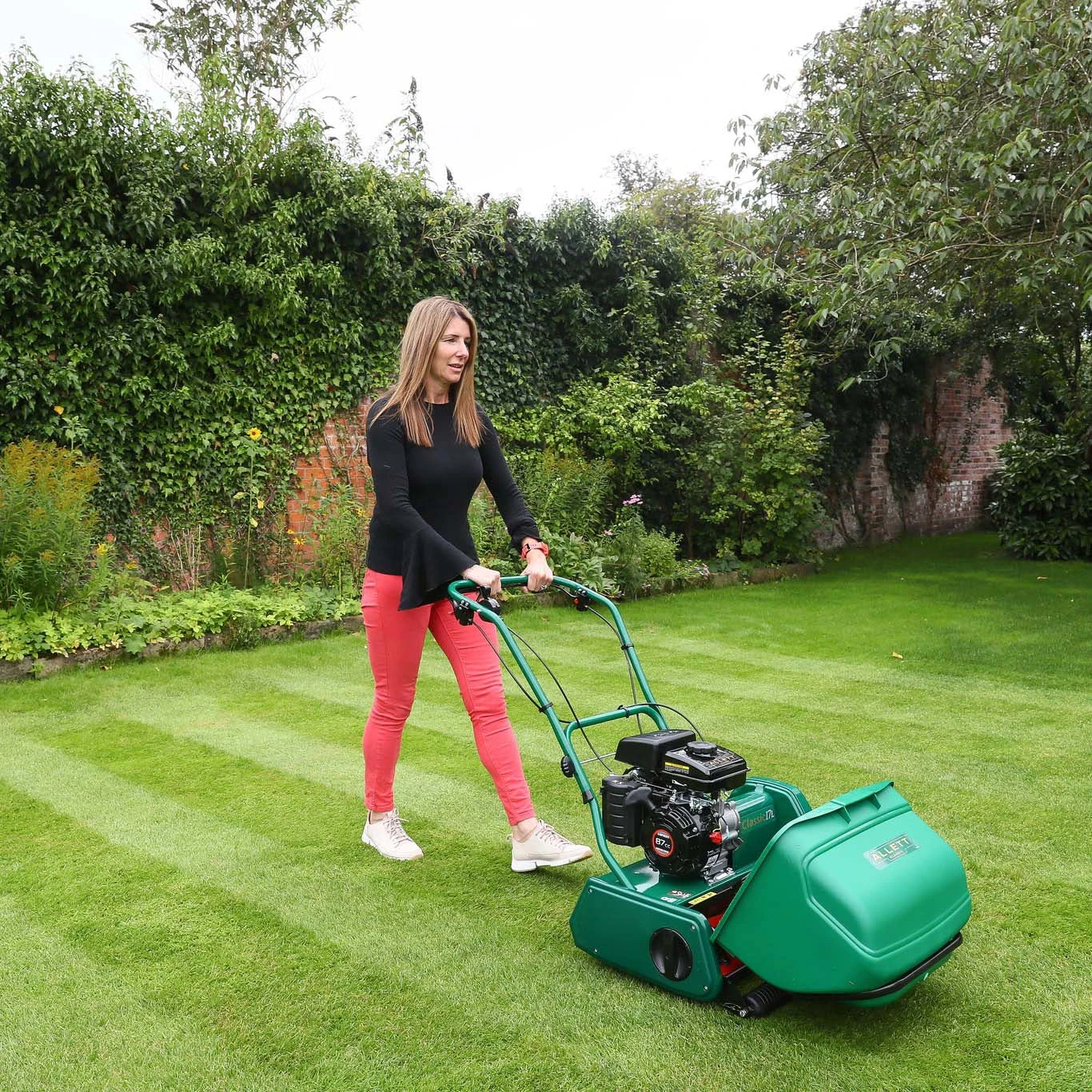 Allett Classic 17L Lawnmower 4 Allett Classic 17L Lawnmower - Image 2