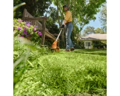 Stihl FSA60R Cordless Grass Trimmer Battery And Charger Set -Garden Tools Store FSA60RSetlifetsyle1