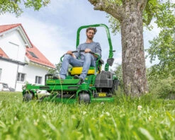 John Deere Z545R Zero-Turn Mower -Garden Tools Store Greendeck 0000s 0000 r2g025590 LSC