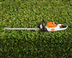 Stihl HSA60 Cordless Hedgetrimmer Set -Garden Tools Store HSA60Lifestyle1