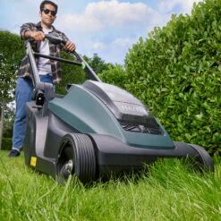 Hayter Hawk 43 AD Cordless Lawnmower -Garden Tools Store Mainimage2 e55d86a8 9d5f 49a6 a921 0296f30c7ca0