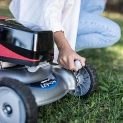 Honda Izy HRG 466 XB Cordless Lawnmower -Garden Tools Store Mainimage3 8185ede7 a361 4d54 8b6d 30924cd674b9